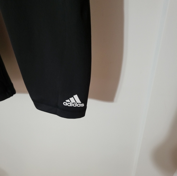 Adidas Capris Leggings, size junior medium (24) - Picture 4 of 5